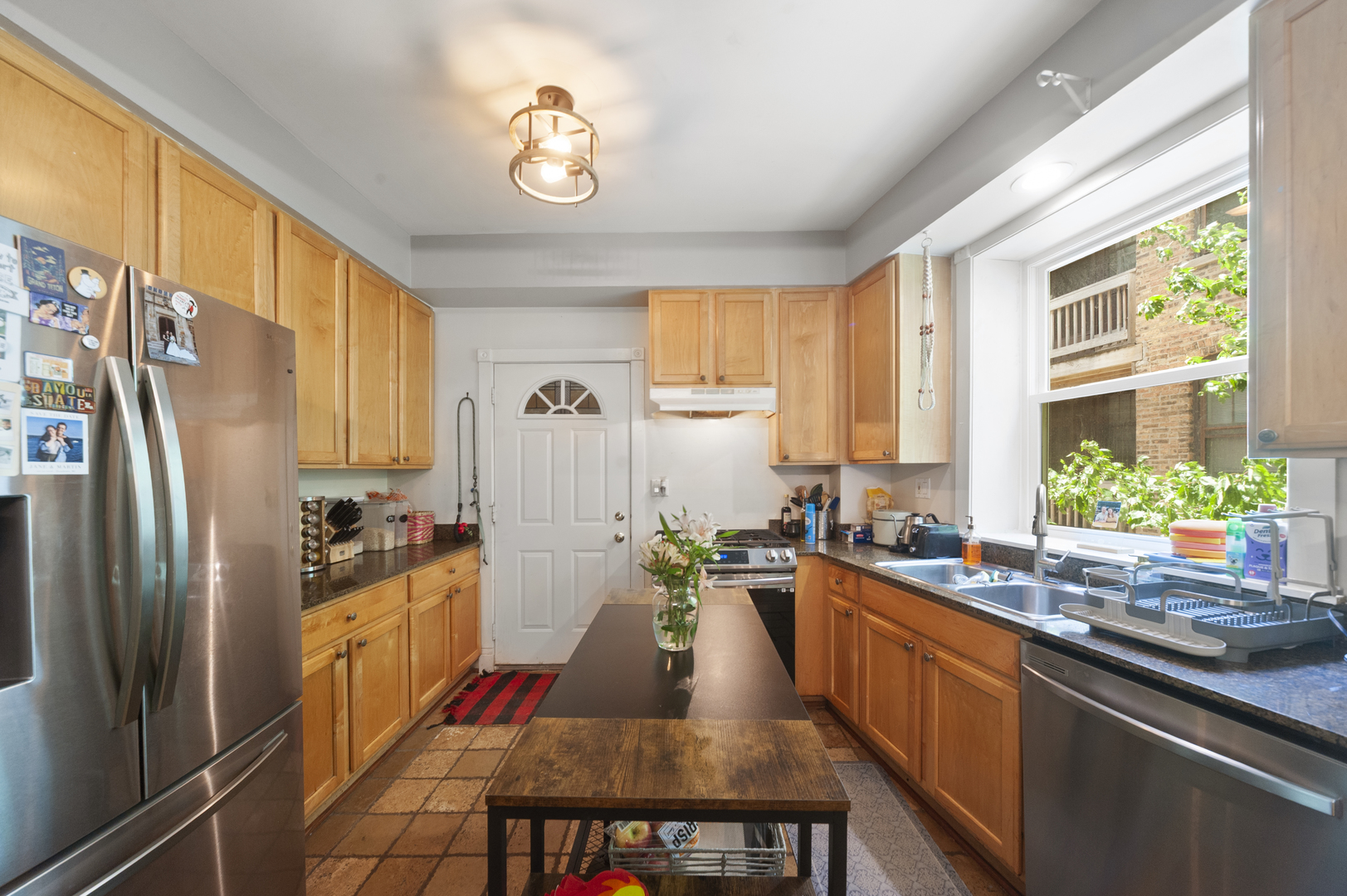 1319 W Fargo Avenue Unit: 1N