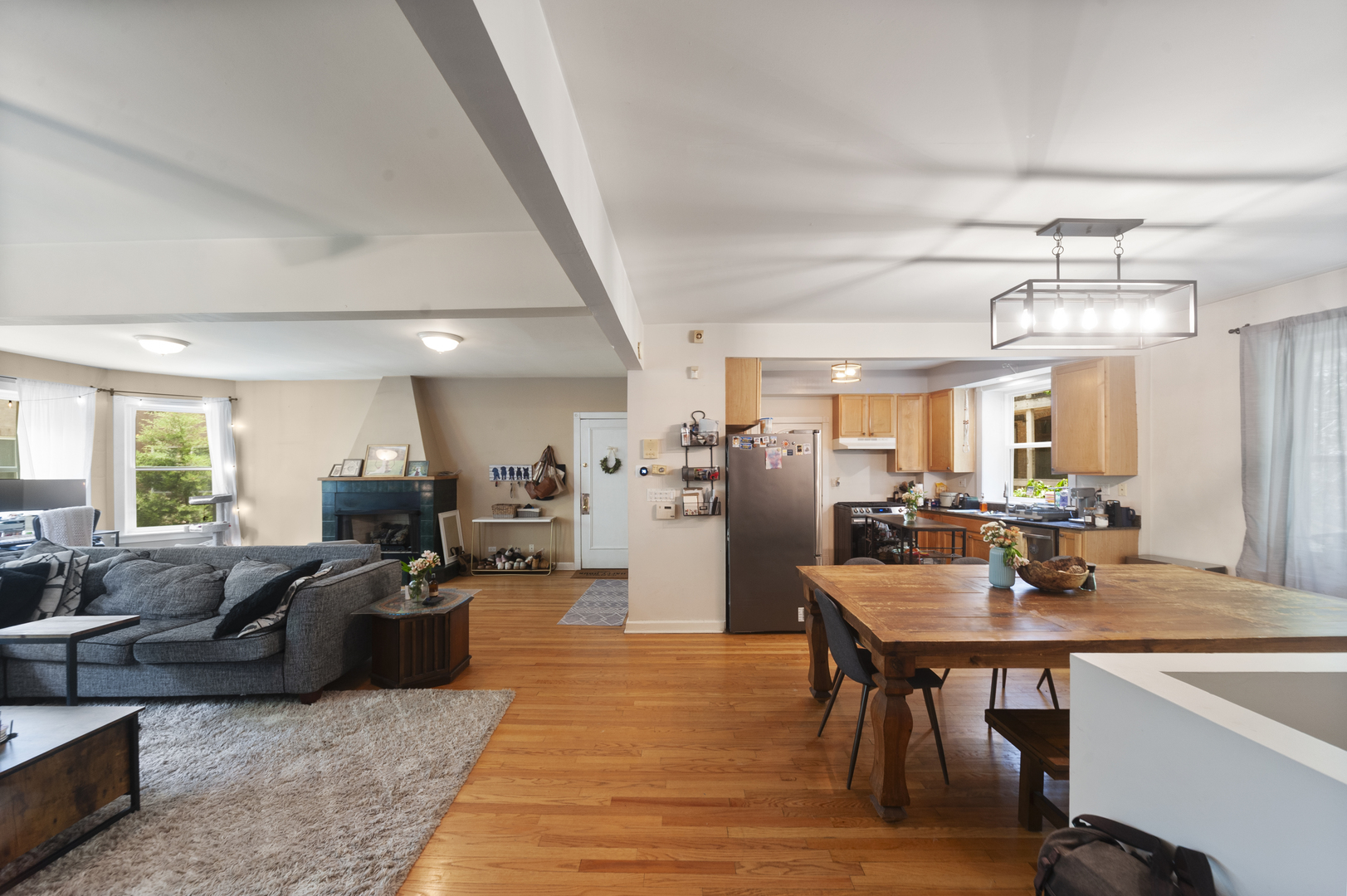 1319 W Fargo Avenue Unit: 1N