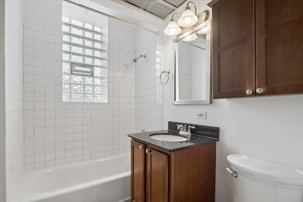 1961 N Fremont Street Unit: 3F