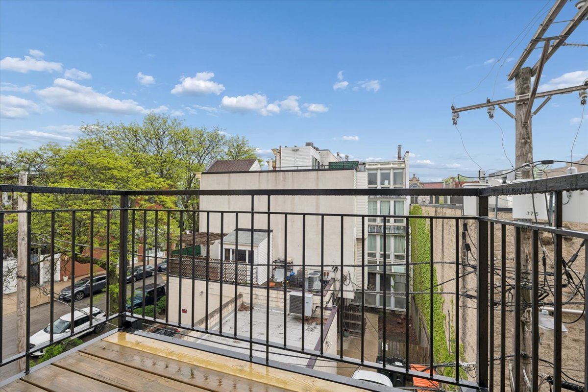 1961 N Fremont Street Unit: 3F