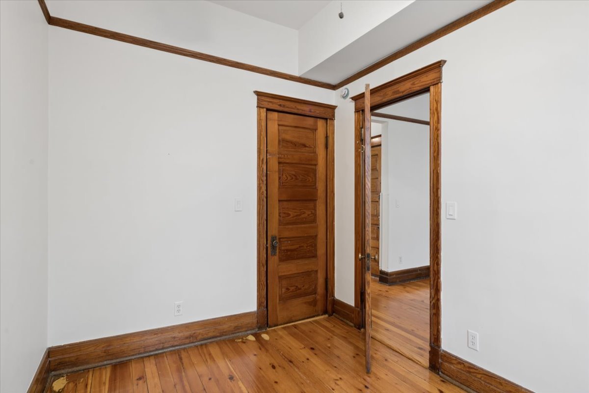1961 N Fremont Street Unit: 3F