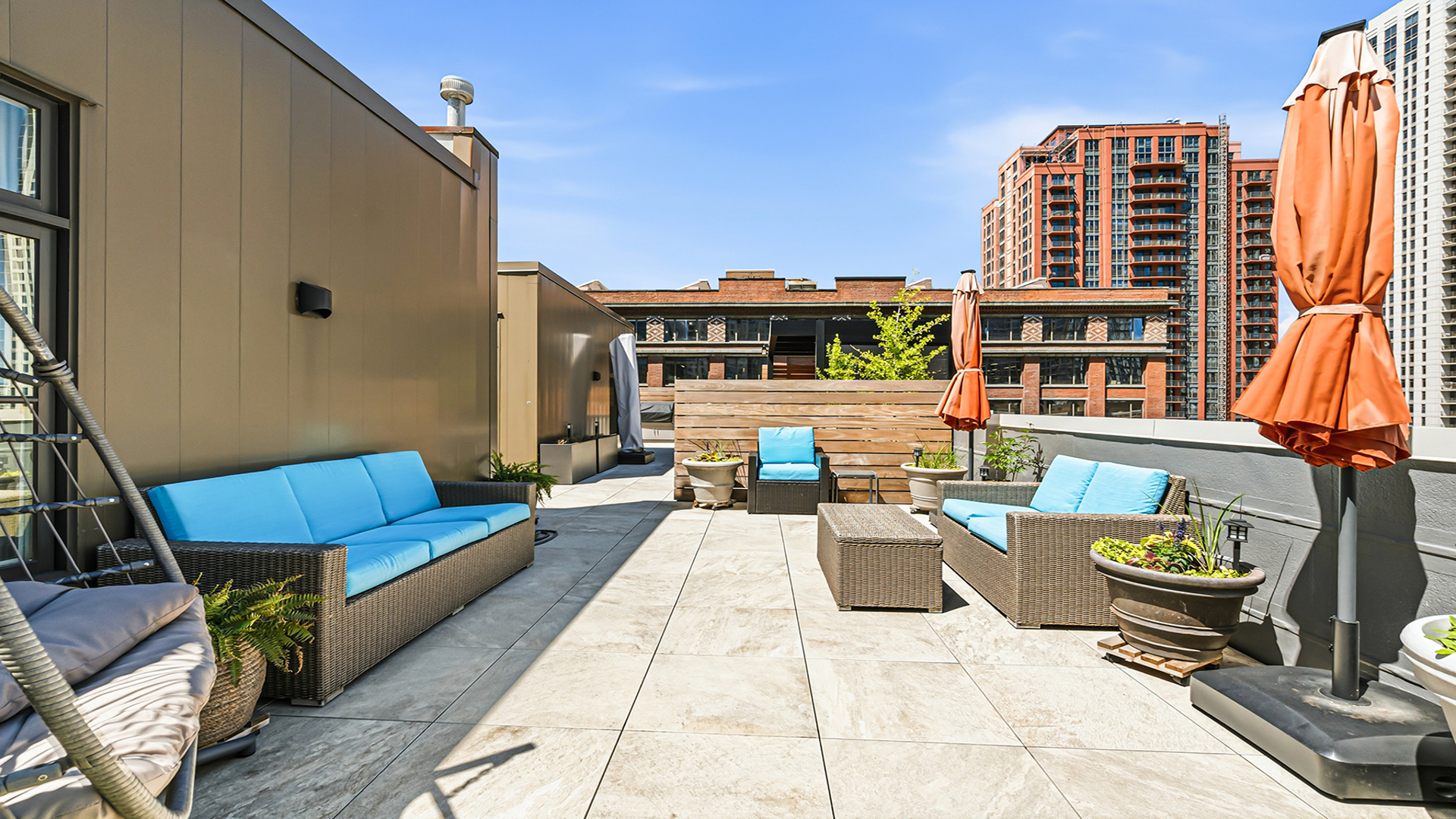 560 W FULTON Street Unit: 602