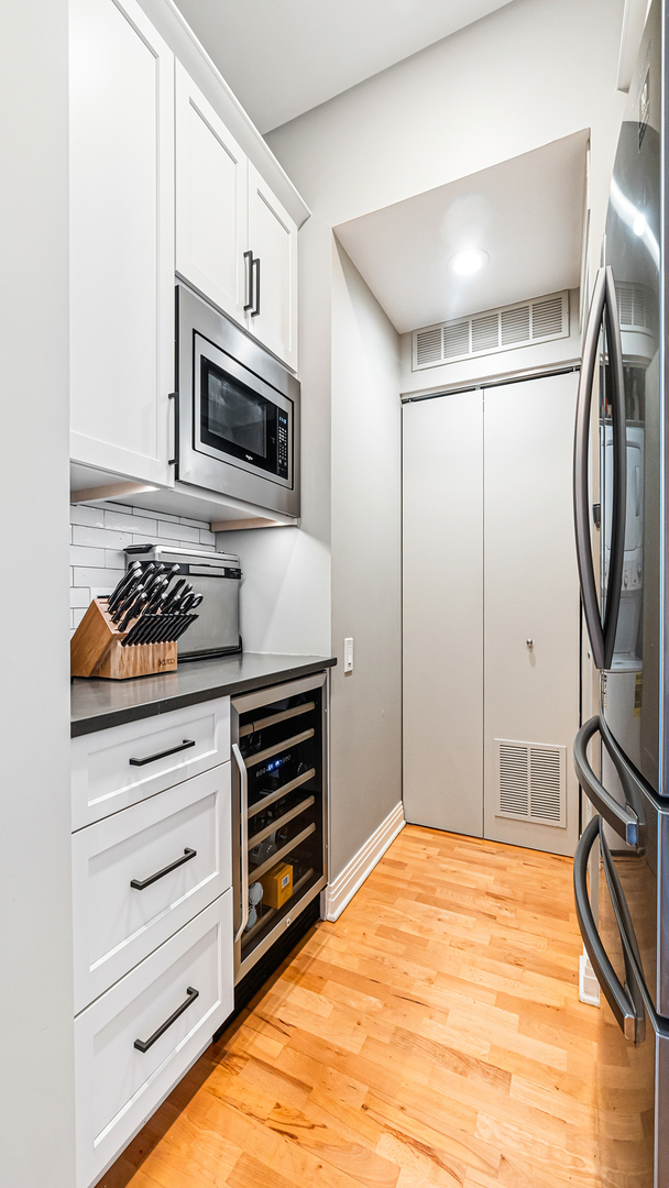 560 W FULTON Street Unit: 602