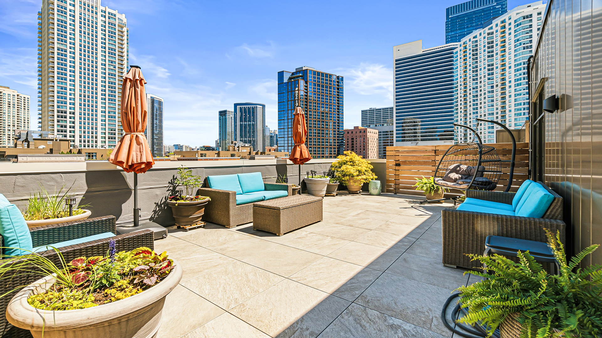 560 W FULTON Street Unit: 602