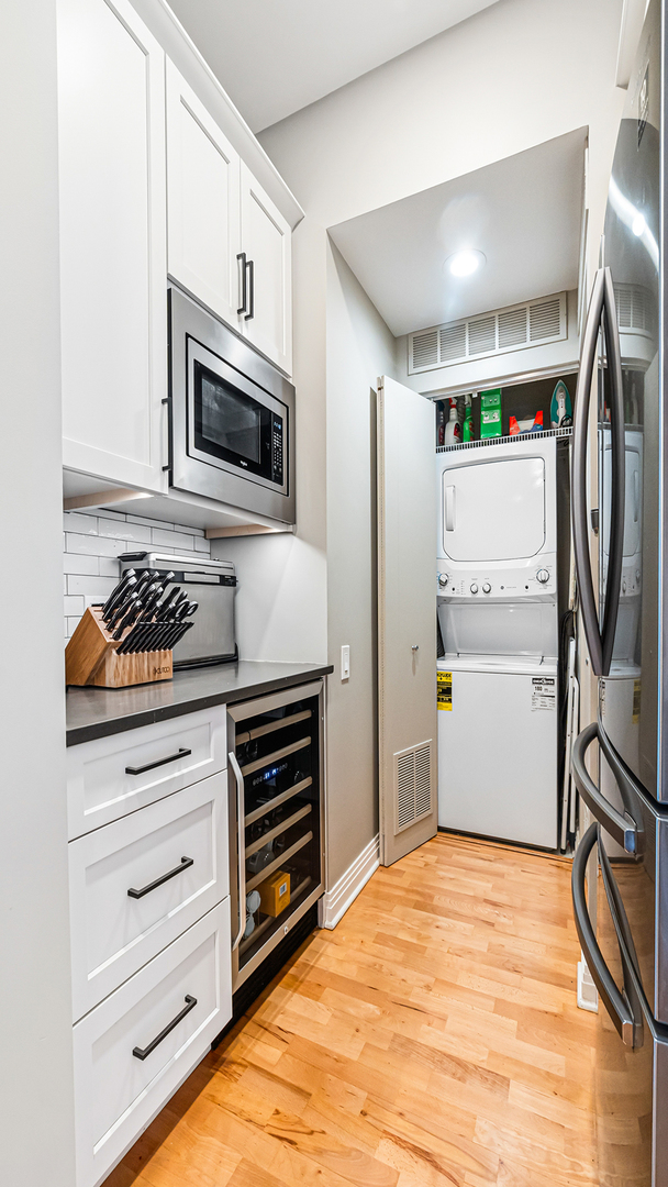 560 W FULTON Street Unit: 602