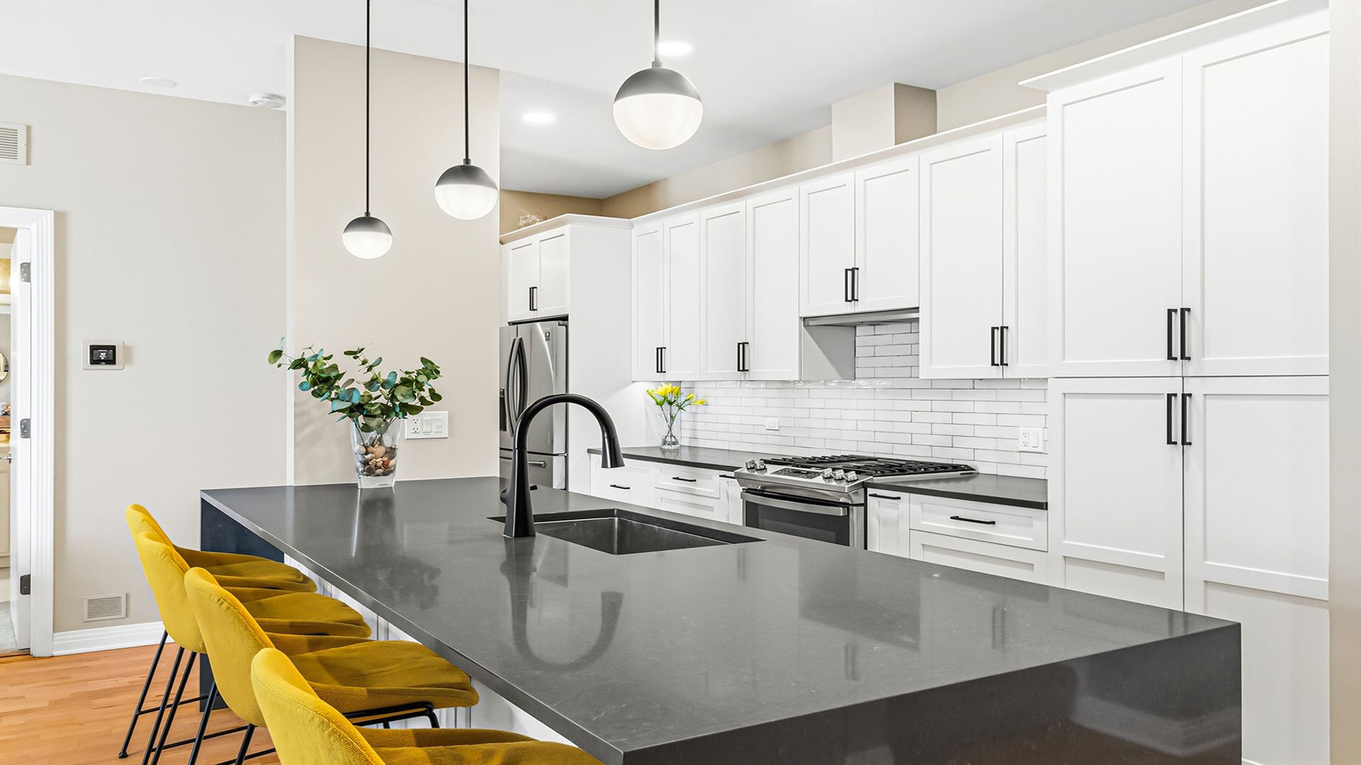560 W FULTON Street Unit: 602