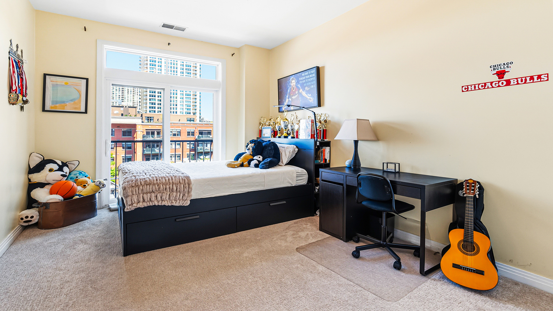 560 W FULTON Street Unit: 602