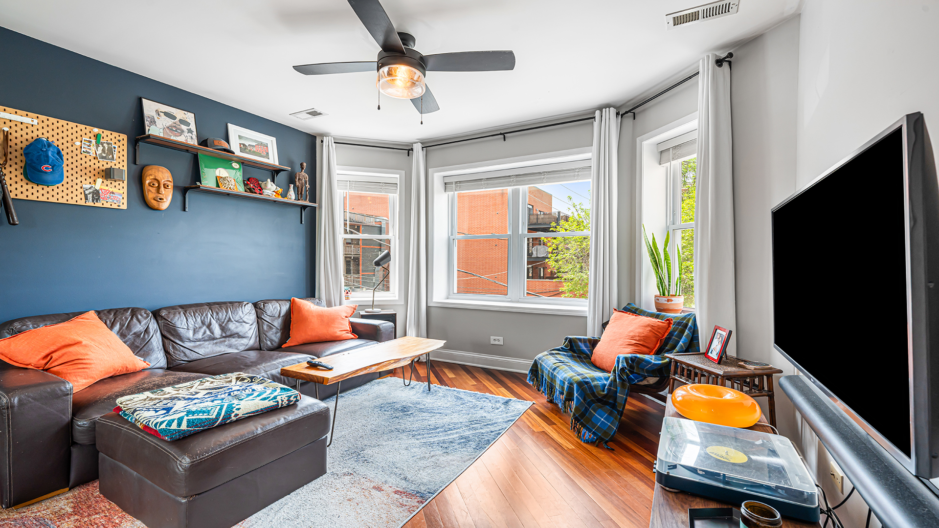 3215 N Francisco Avenue Unit: 2S