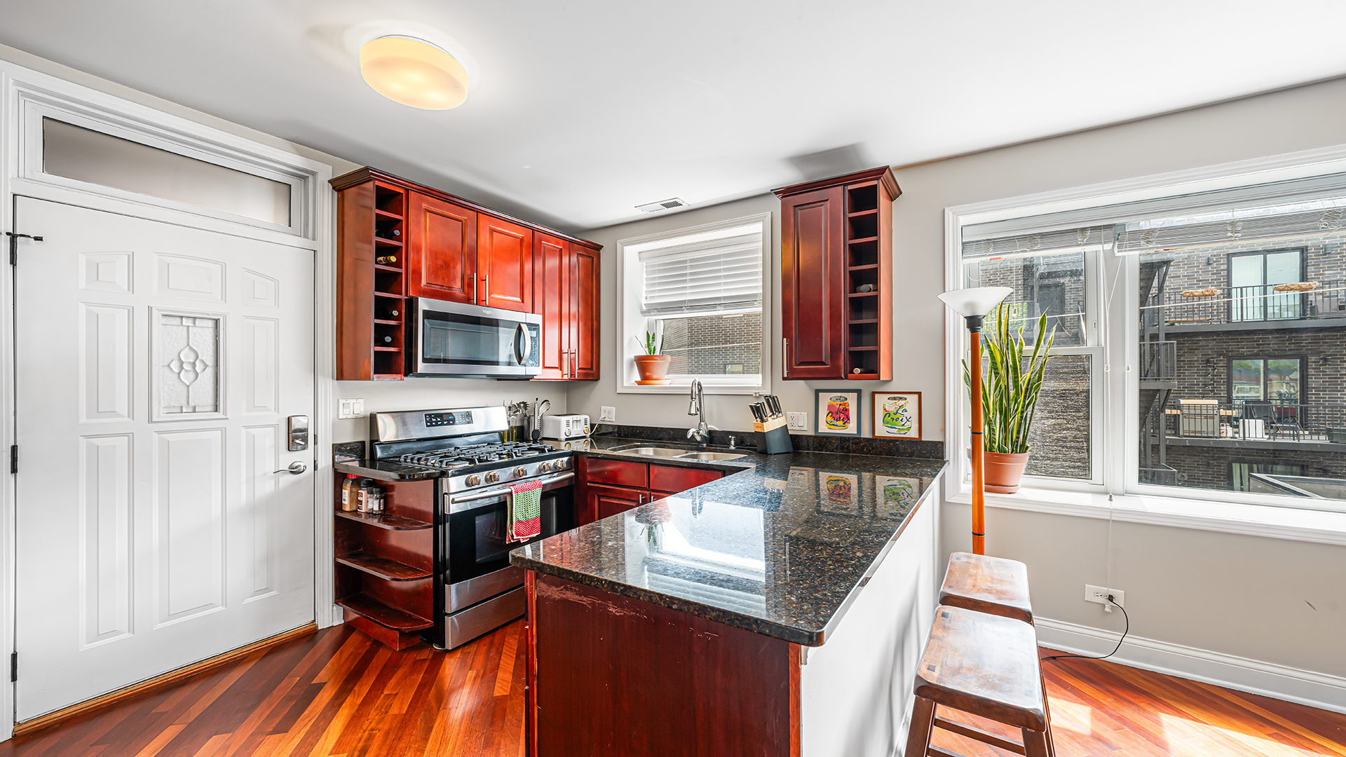 3215 N Francisco Avenue Unit: 2S