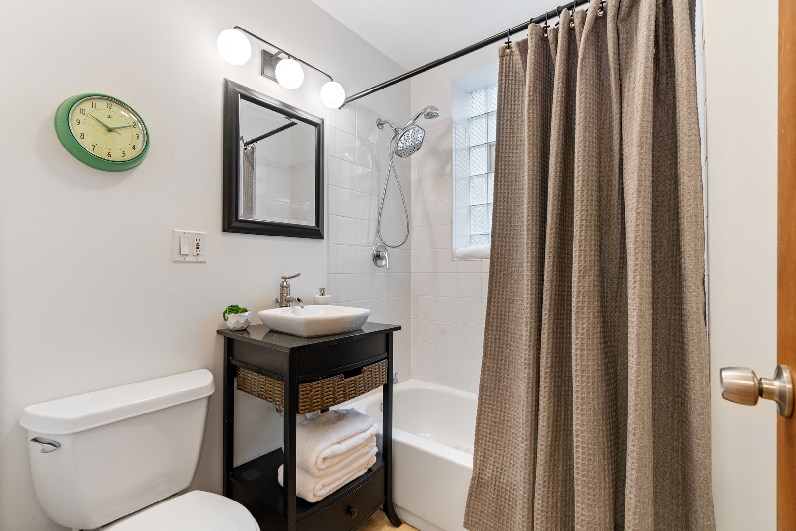 2846 N CHRISTIANA Avenue Unit: 2