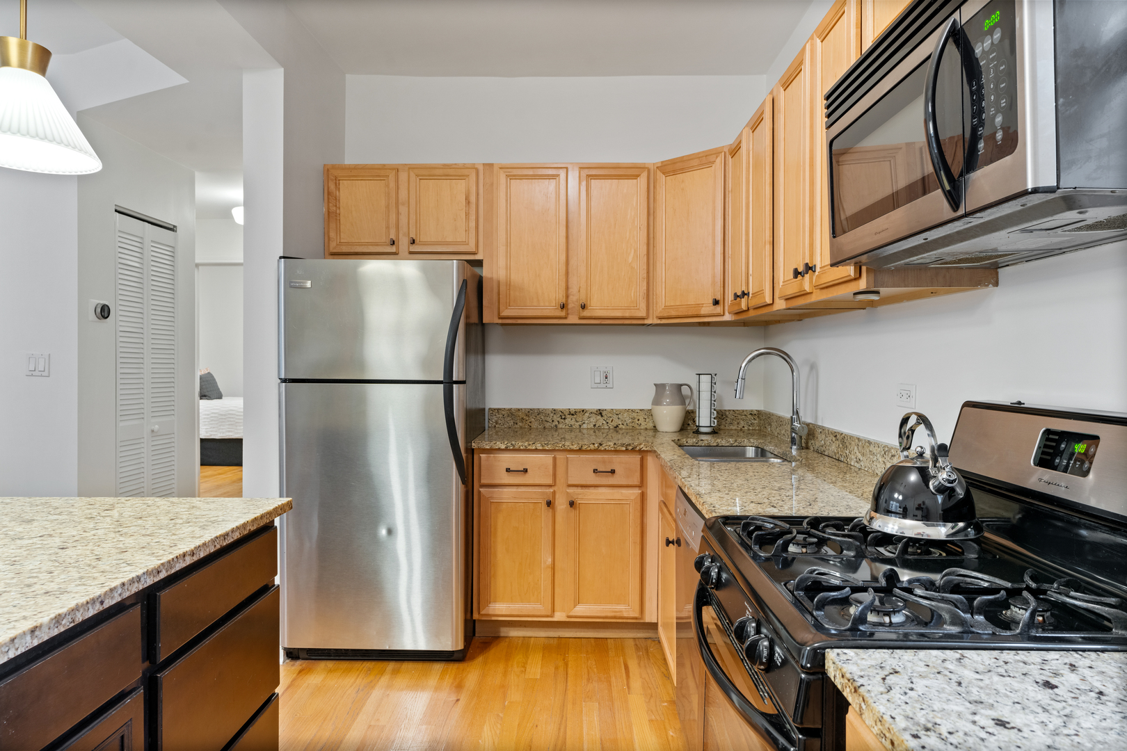 2846 N CHRISTIANA Avenue Unit: 2
