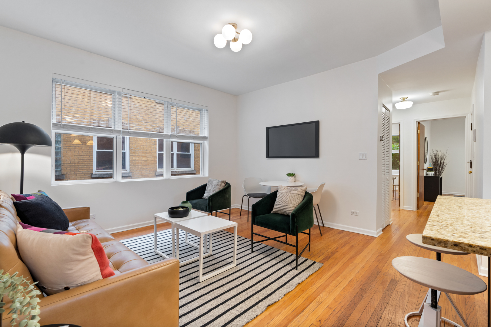 2846 N CHRISTIANA Avenue Unit: 2