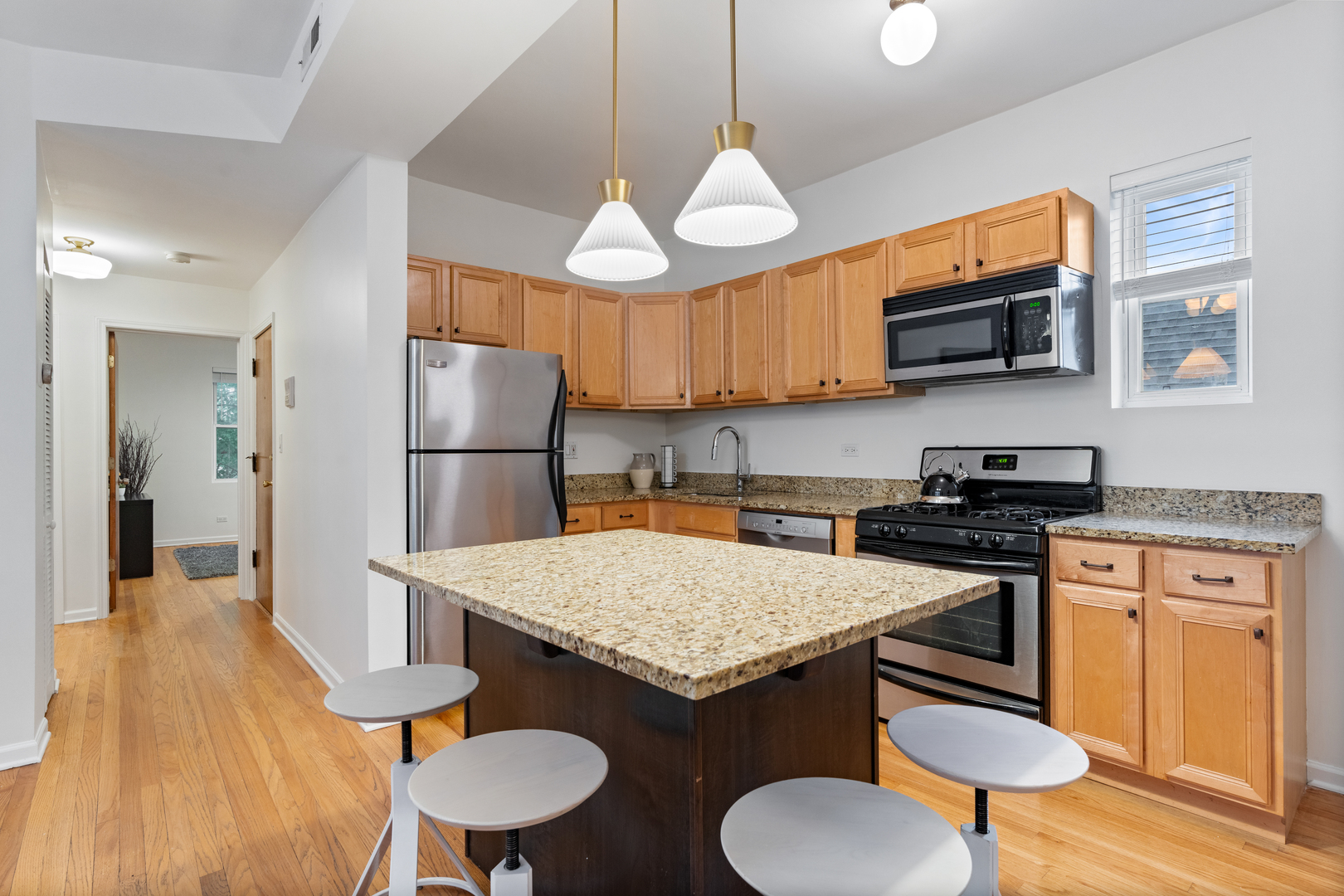 2846 N CHRISTIANA Avenue Unit: 2