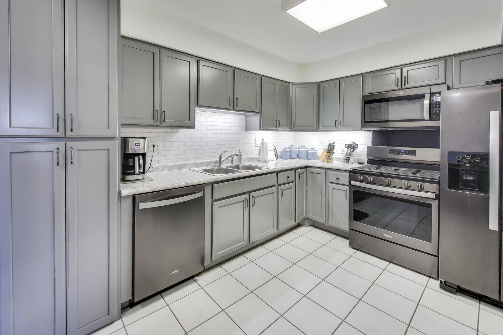 717 Killarney Court Unit: 2D