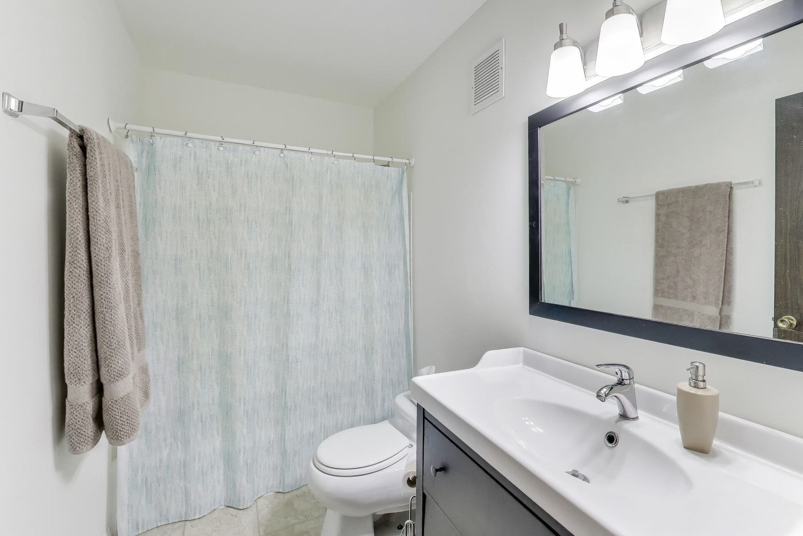 717 Killarney Court Unit: 2D