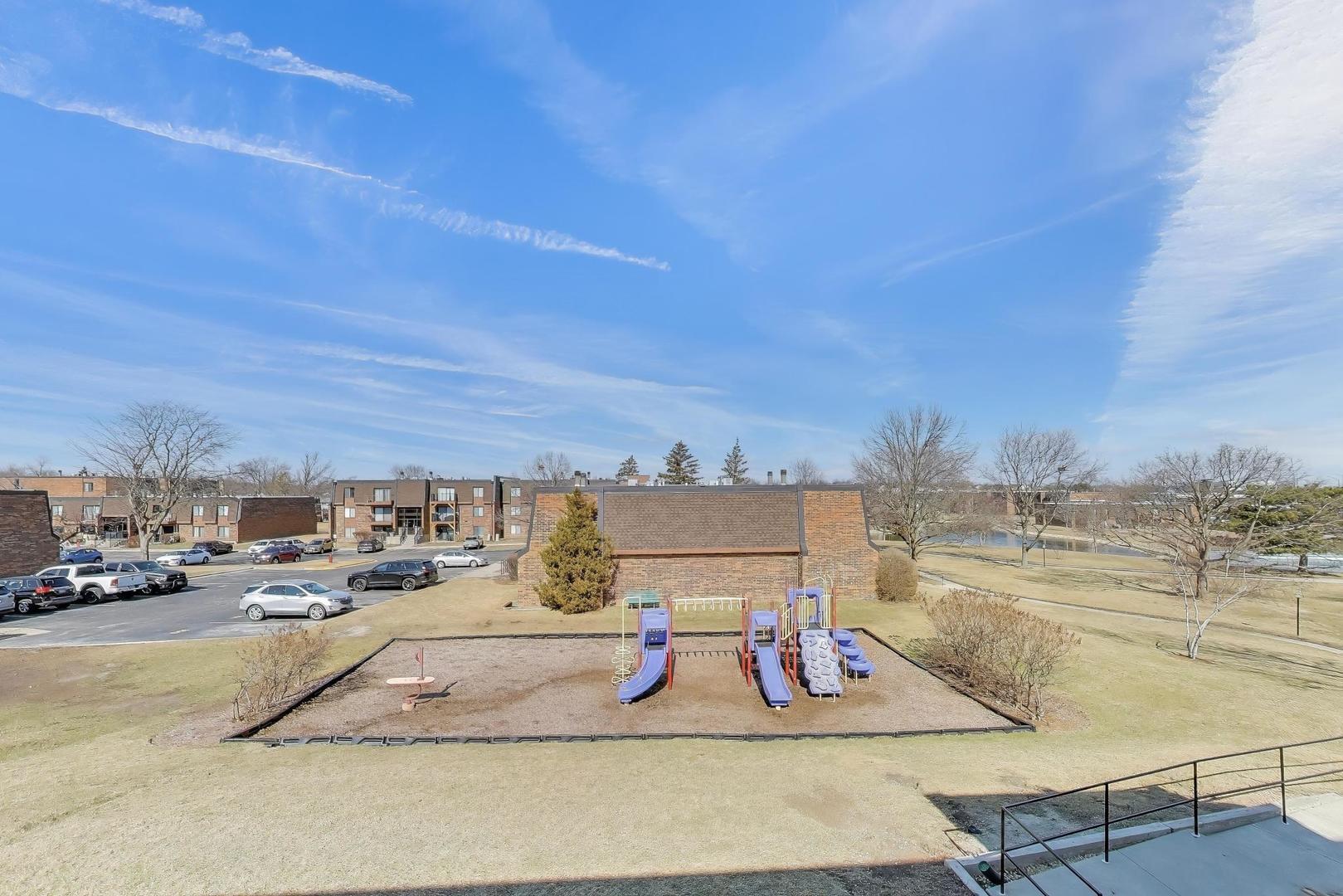 717 Killarney Court Unit: 2D