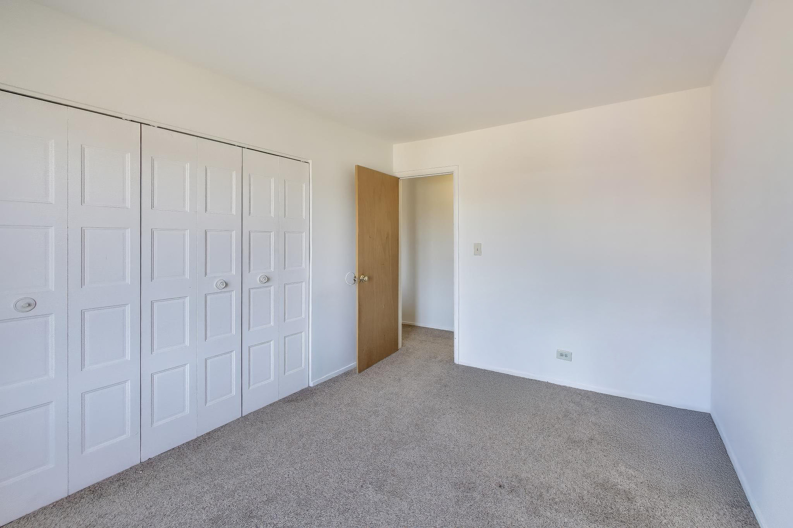 717 Killarney Court Unit: 2D