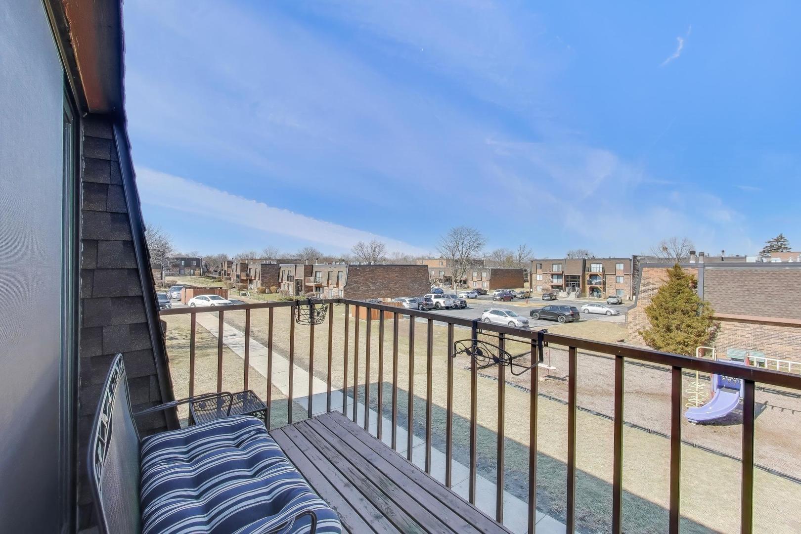 717 Killarney Court Unit: 2D