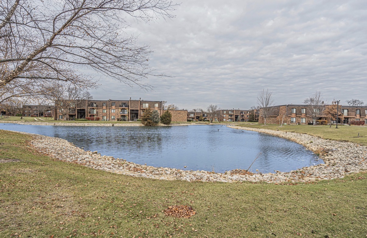 717 Killarney Court Unit: 2D