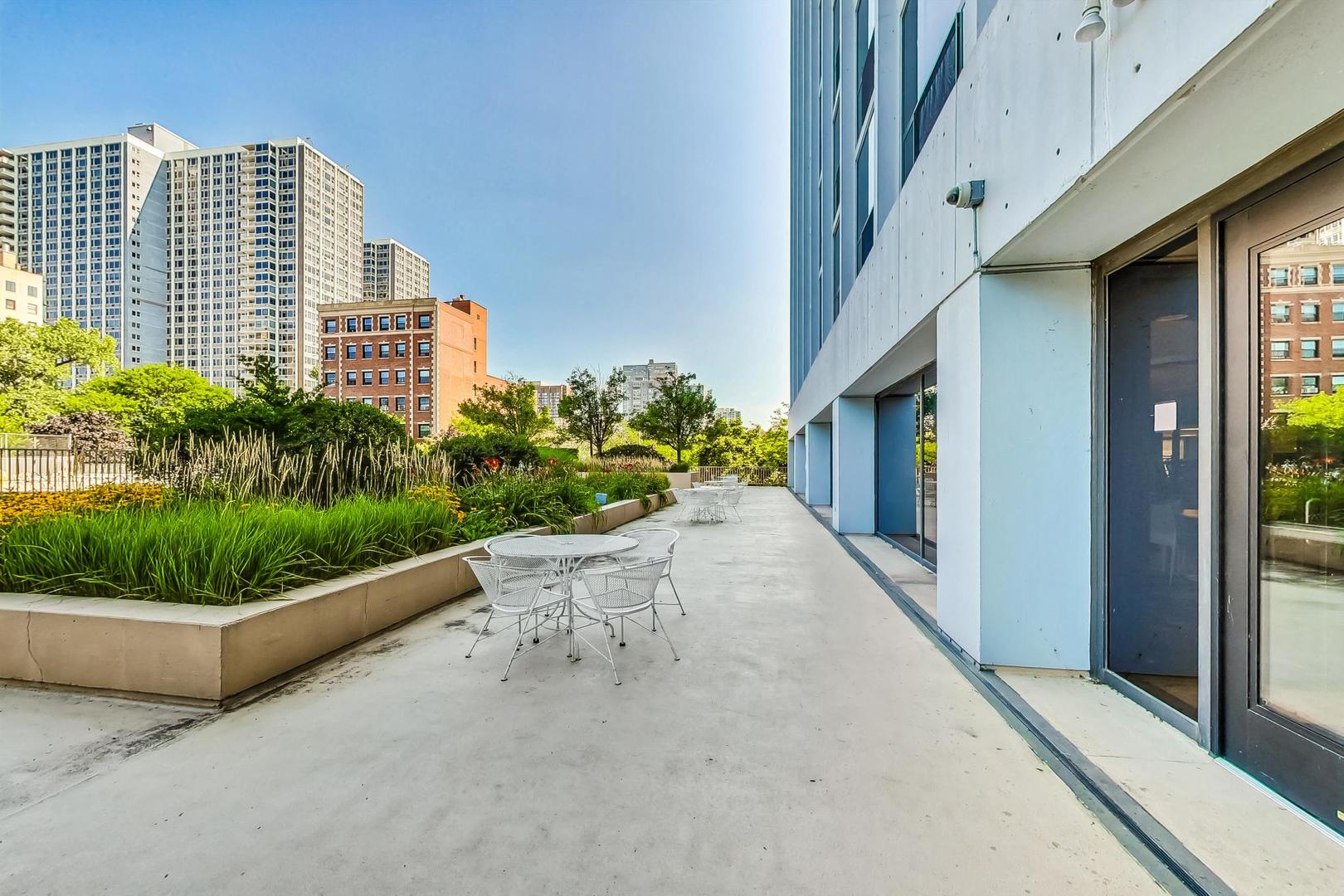 4343 N Clarendon Avenue Unit: 1408