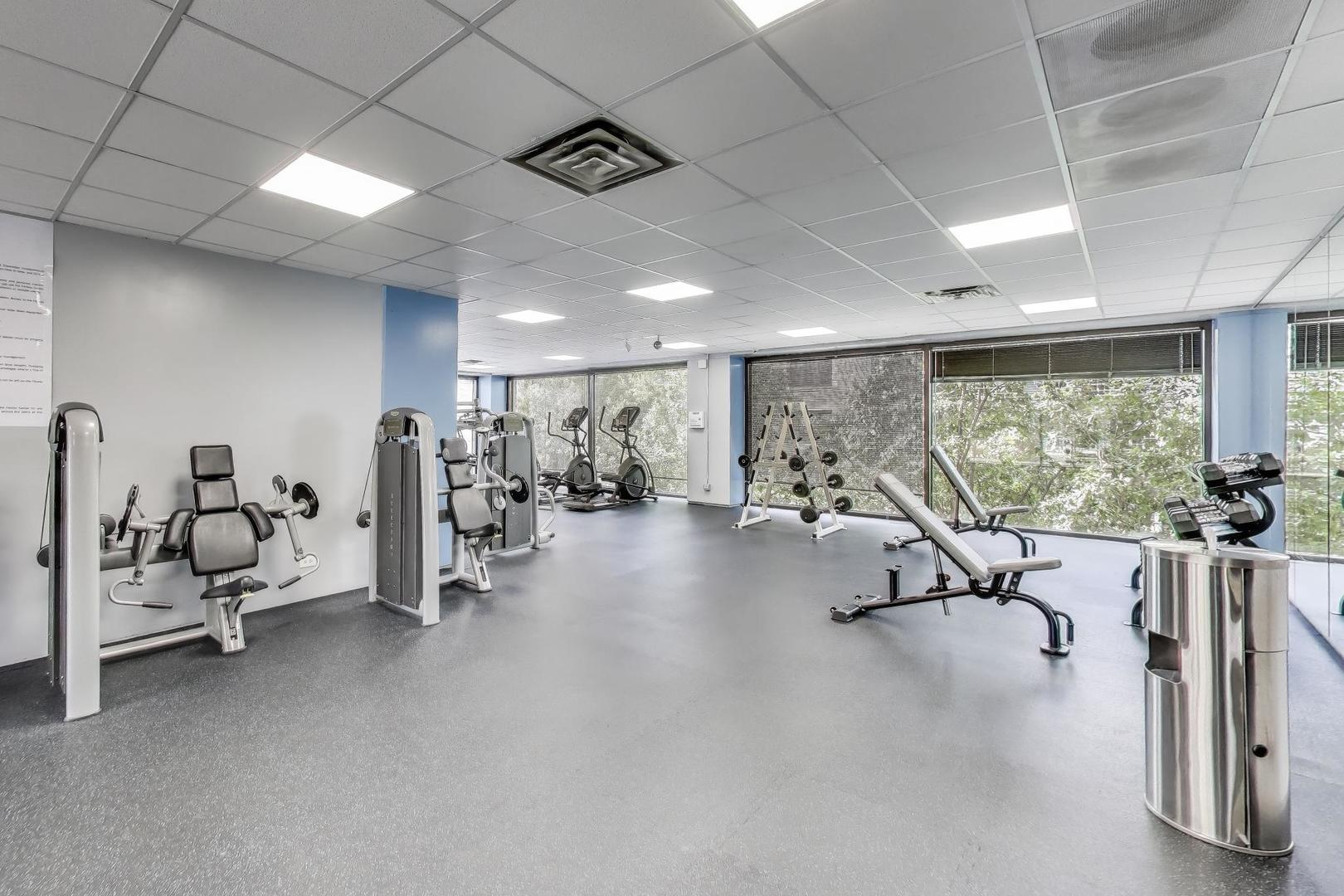 4343 N Clarendon Avenue Unit: 1408