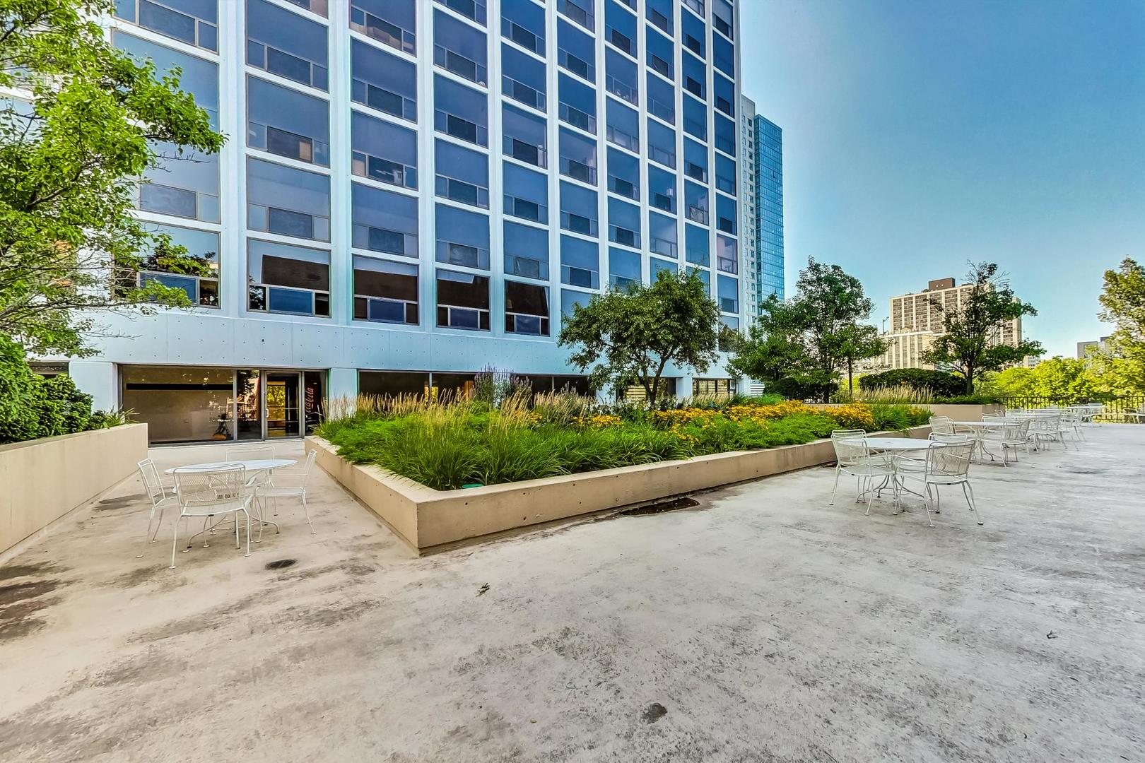 4343 N Clarendon Avenue Unit: 1408