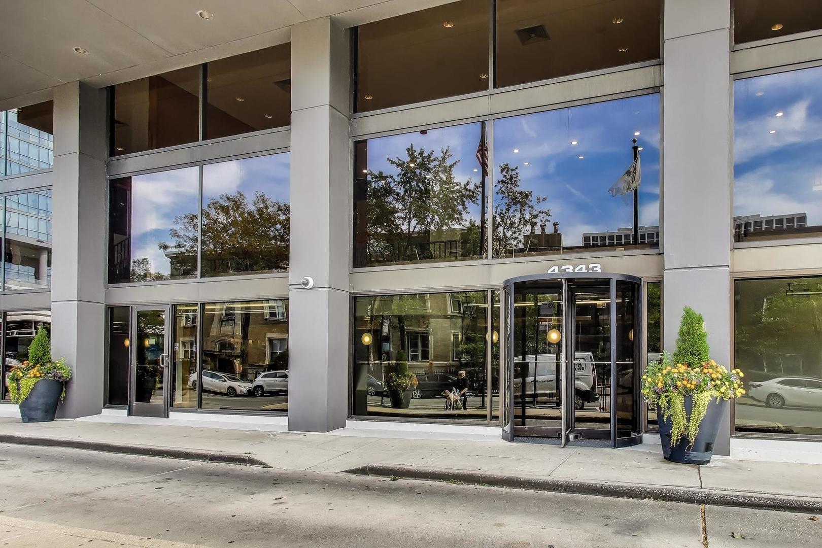 4343 N Clarendon Avenue Unit: 1408