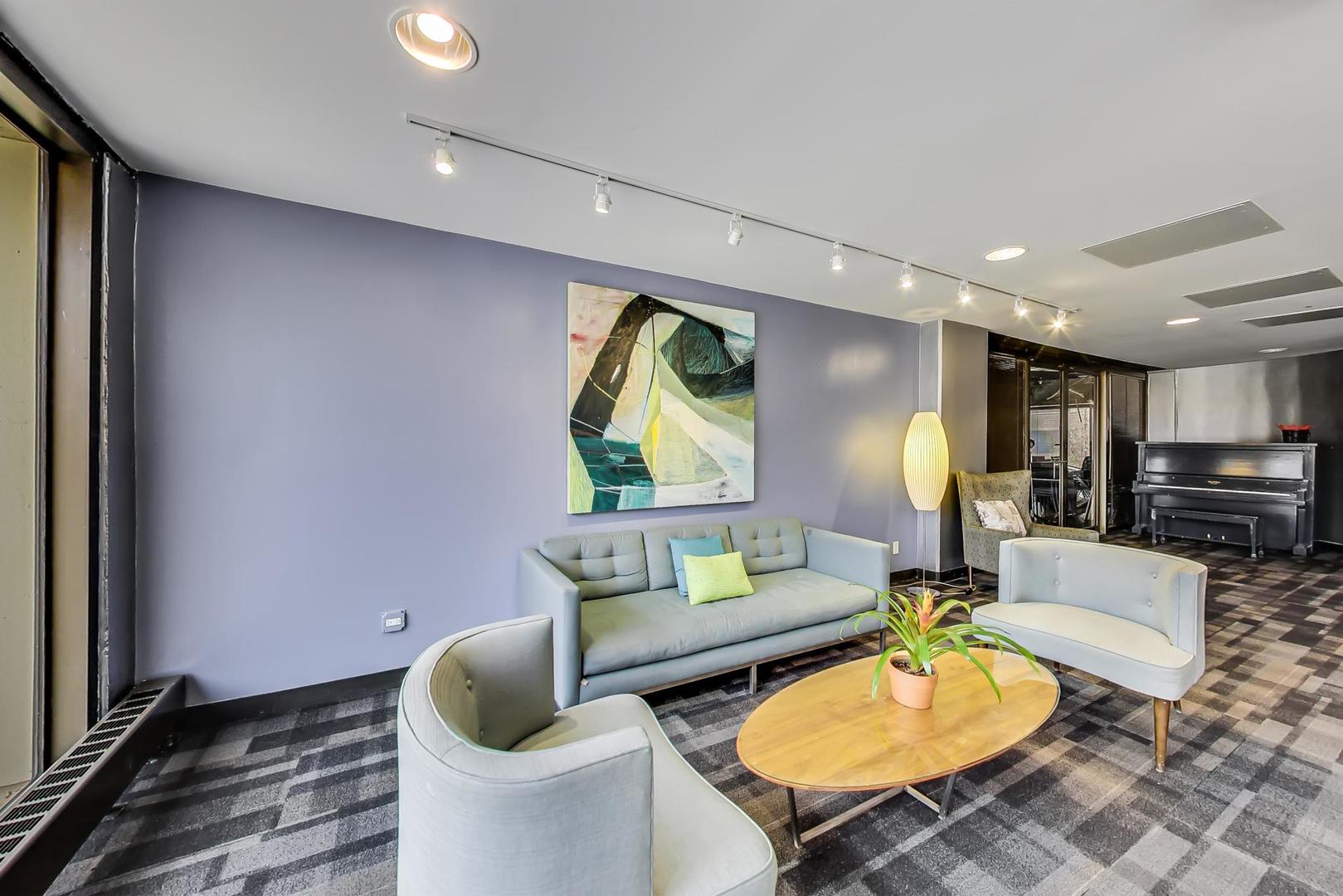 4343 N Clarendon Avenue Unit: 1408