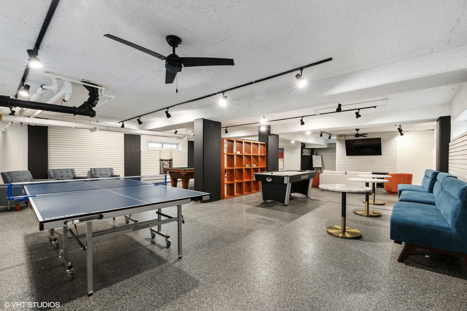 4950 N Marine Drive Unit: 405