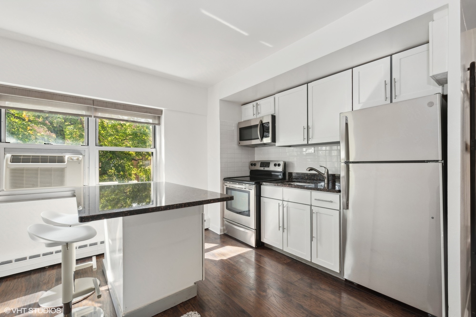 4950 N Marine Drive Unit: 405