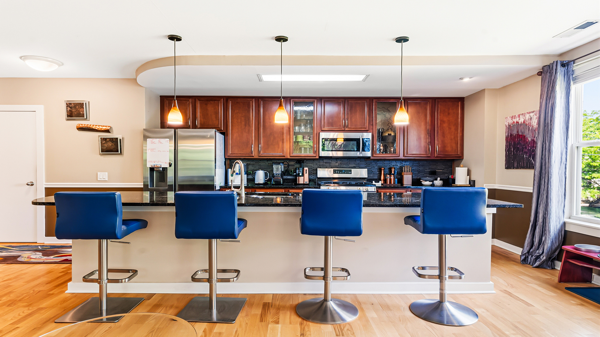 2220 W MAYPOLE Avenue Unit: 202