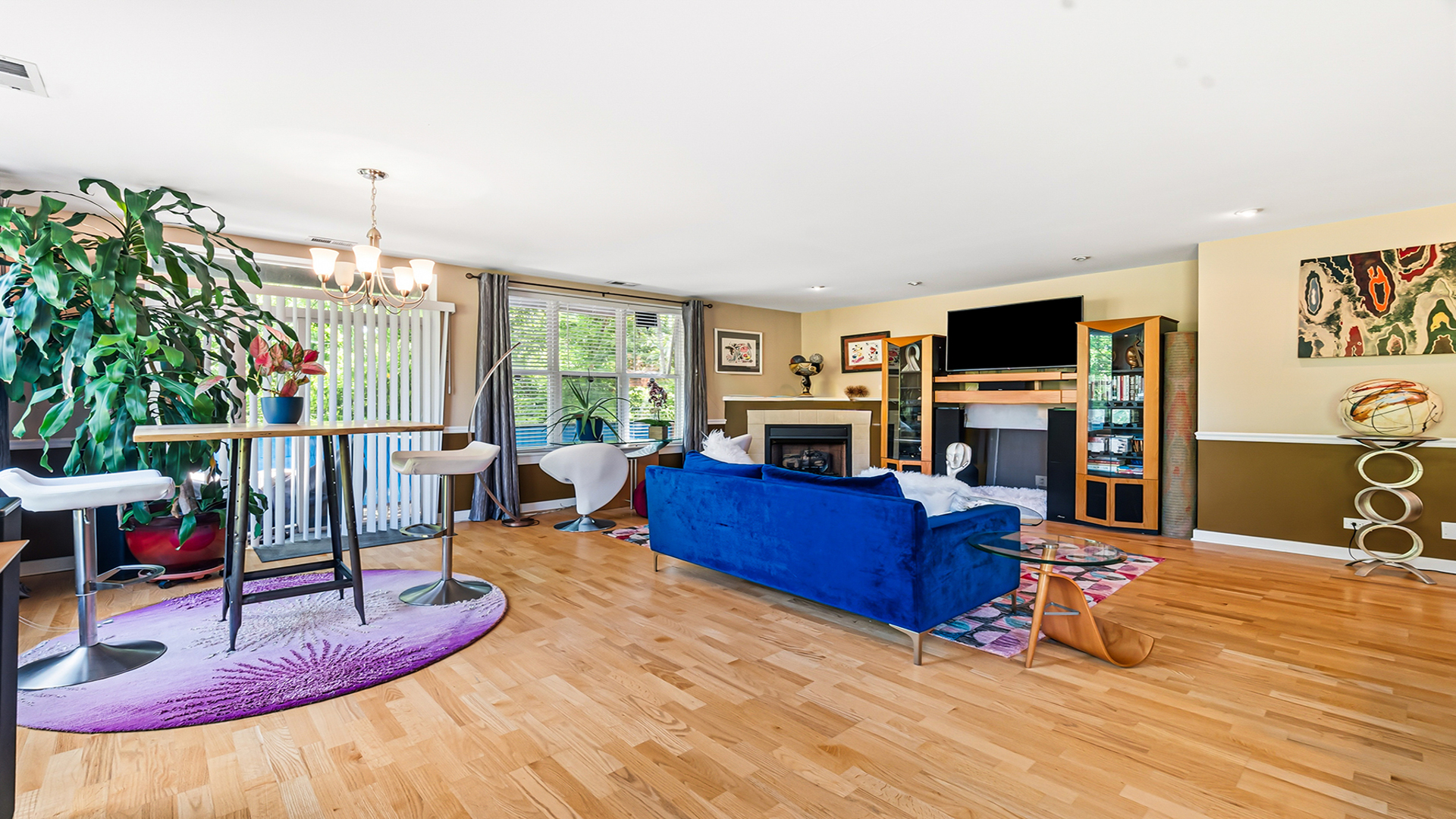 2220 W MAYPOLE Avenue Unit: 202