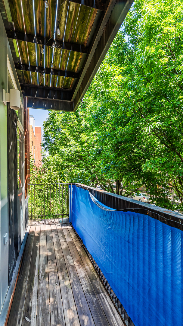 2220 W MAYPOLE Avenue Unit: 202