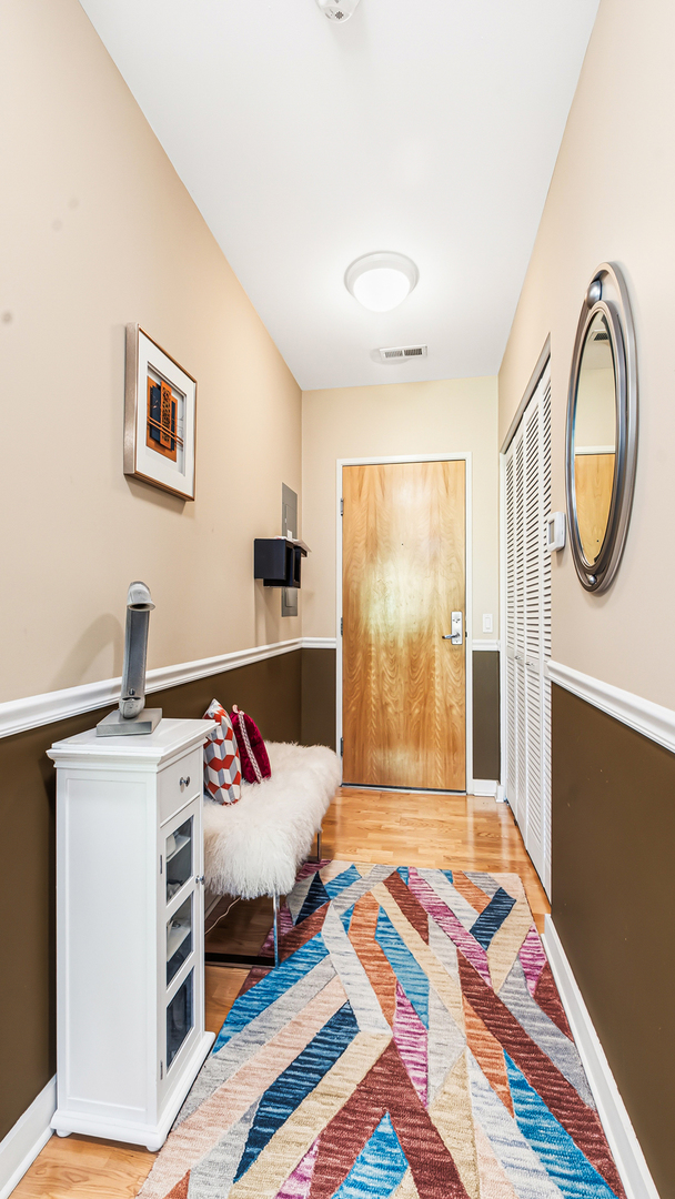 2220 W MAYPOLE Avenue Unit: 202