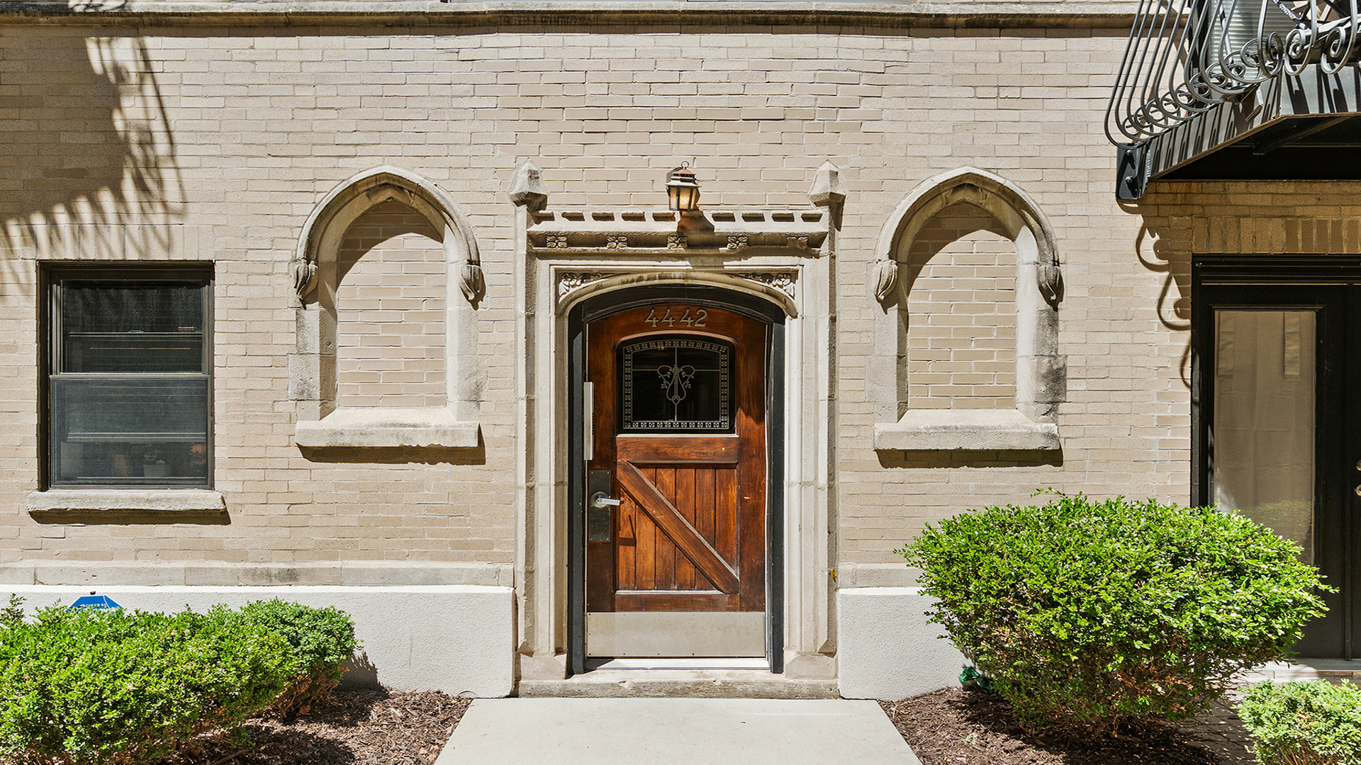 4442 N Damen Avenue Unit: 3E