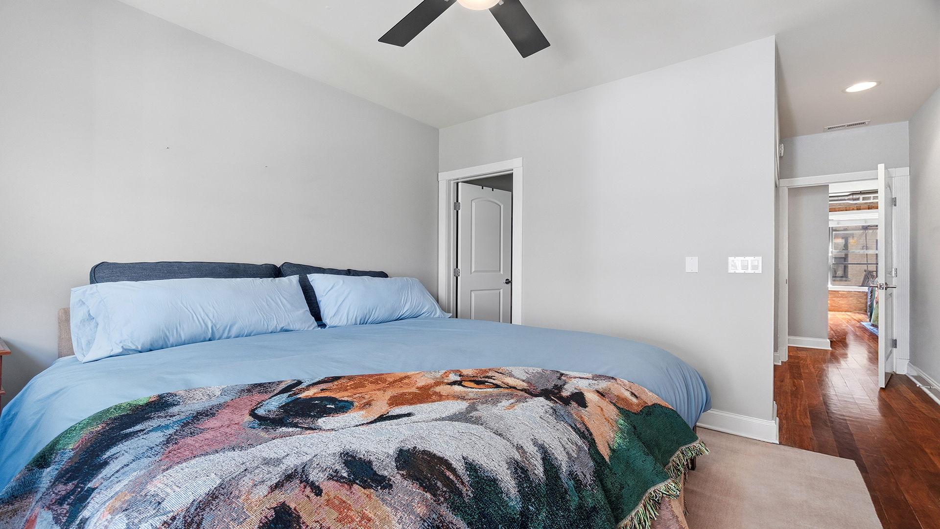 4442 N Damen Avenue Unit: 3E