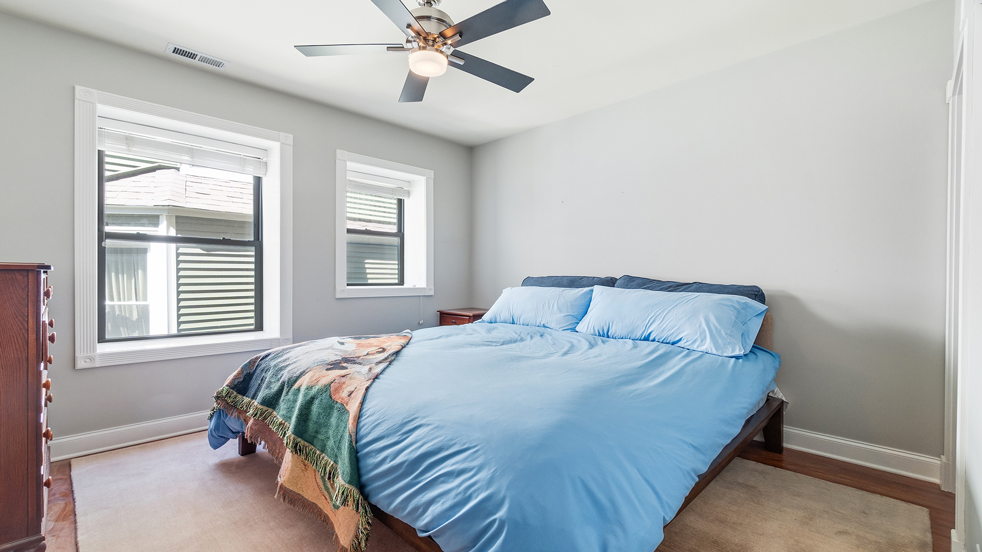 4442 N Damen Avenue Unit: 3E