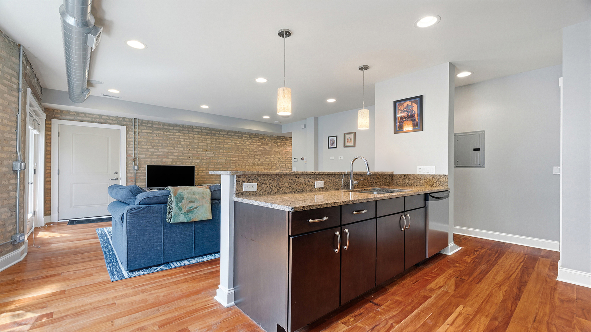 4442 N Damen Avenue Unit: 3E
