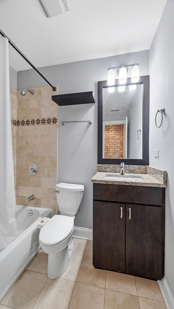 4442 N Damen Avenue Unit: 3E