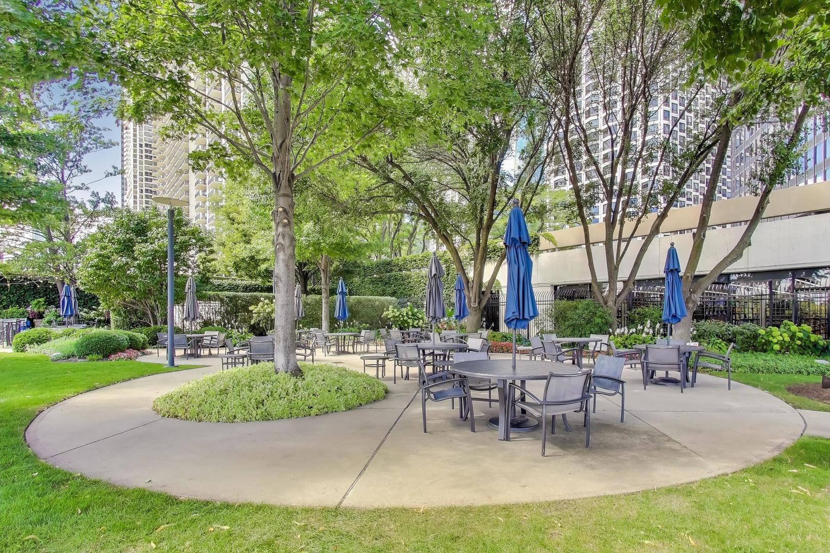 155 N HARBOR Drive Unit: 3910