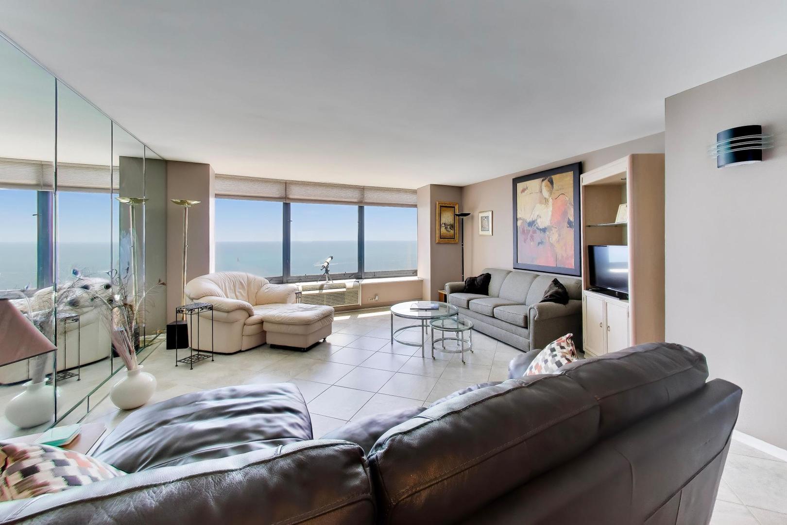155 N HARBOR Drive Unit: 3910