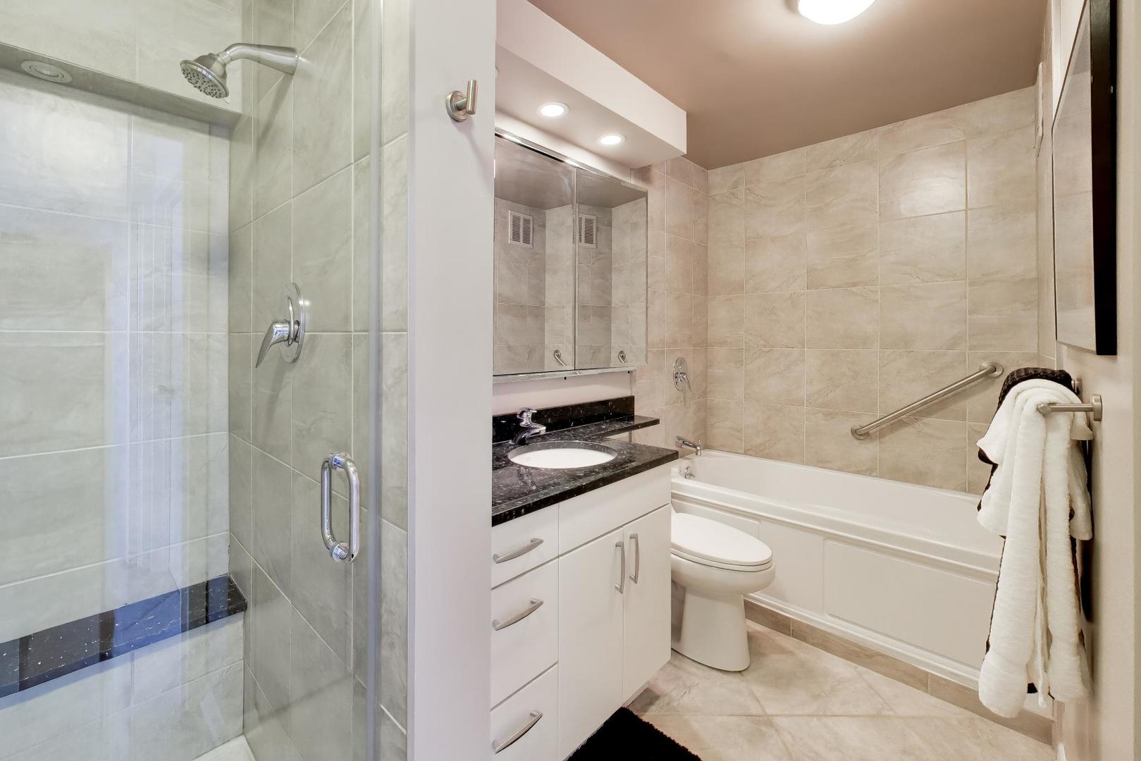 155 N HARBOR Drive Unit: 3910