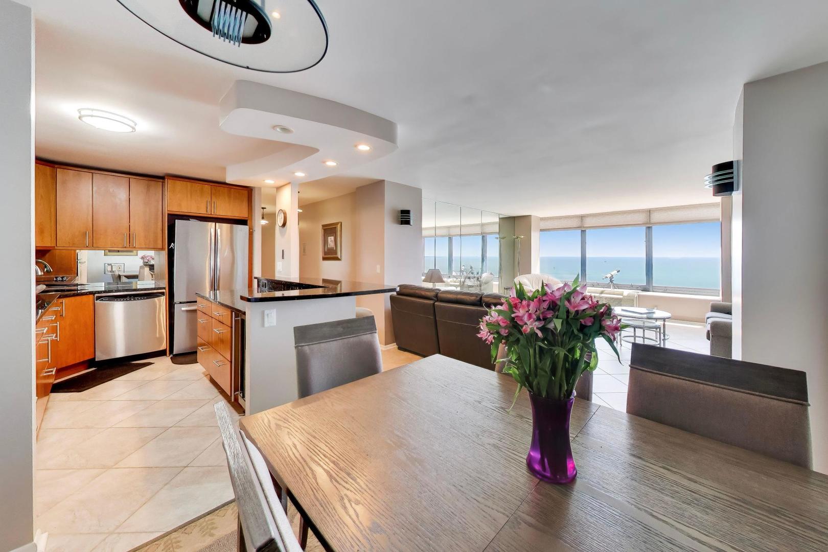 155 N HARBOR Drive Unit: 3910