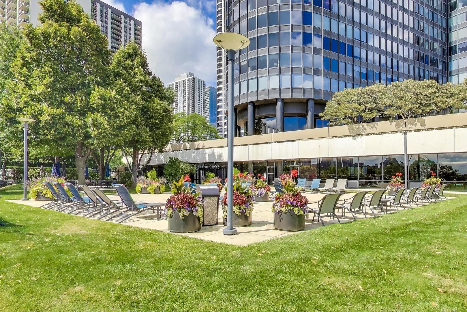 155 N HARBOR Drive Unit: 3910
