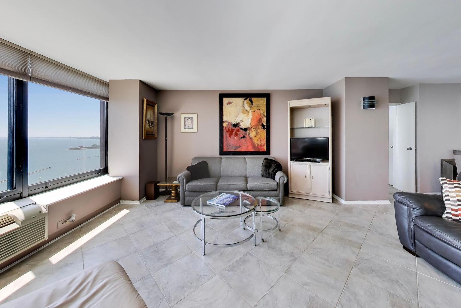 155 N HARBOR Drive Unit: 3910