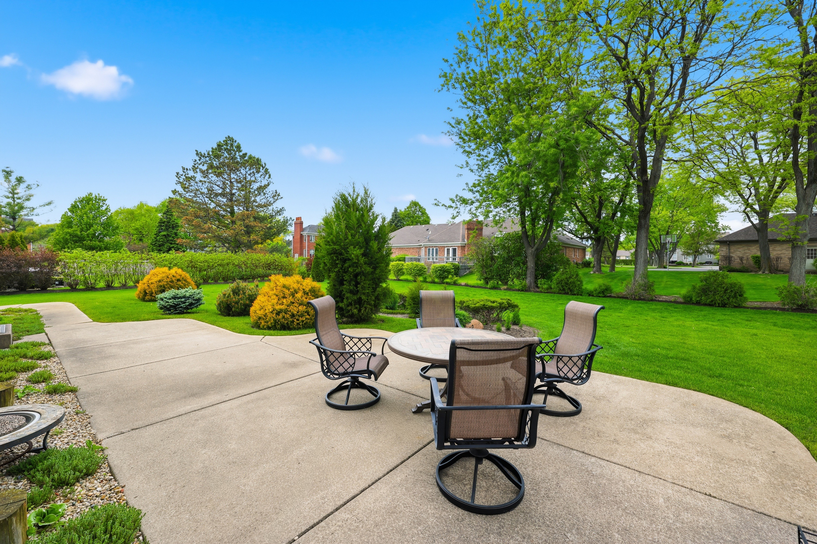 406 Woodview Drive