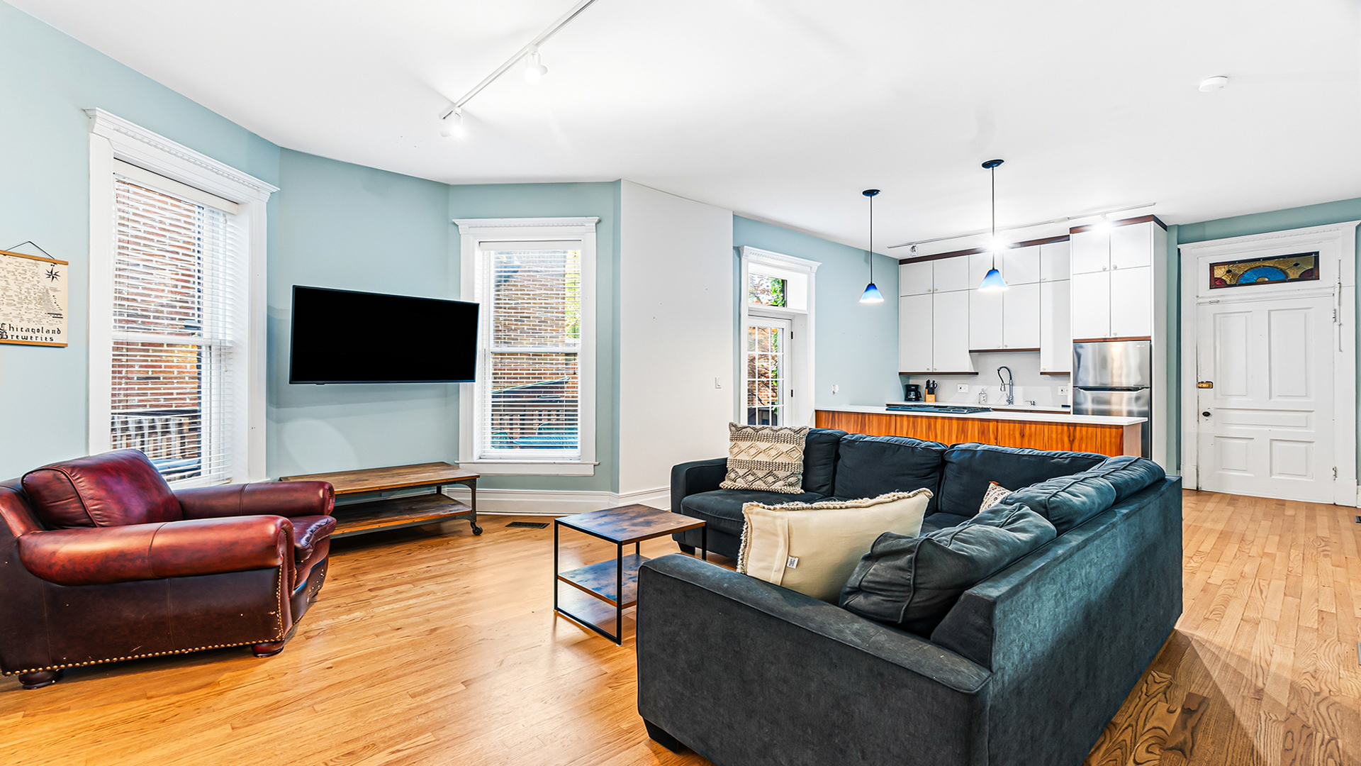 1049 W Wellington Avenue Unit: 1B