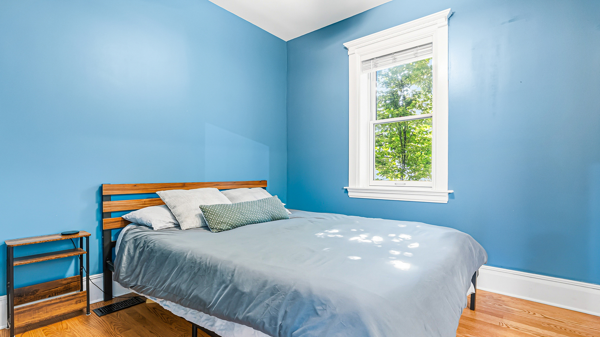 1049 W Wellington Avenue Unit: 1B