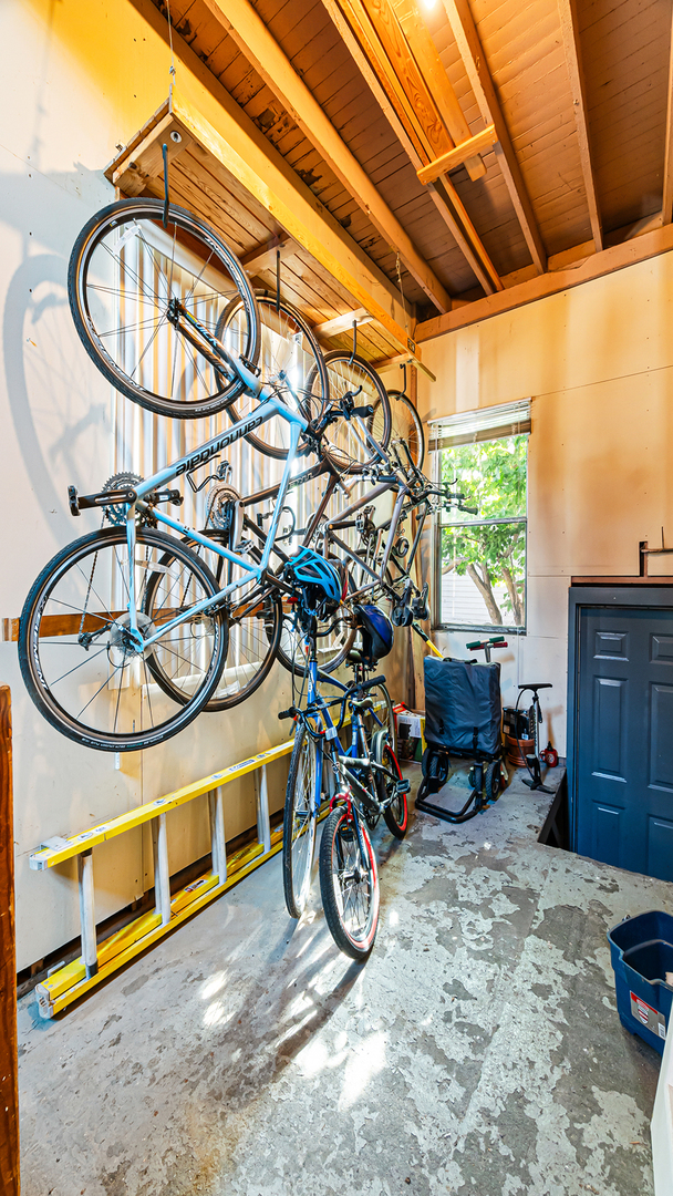 1049 W Wellington Avenue Unit: 1B