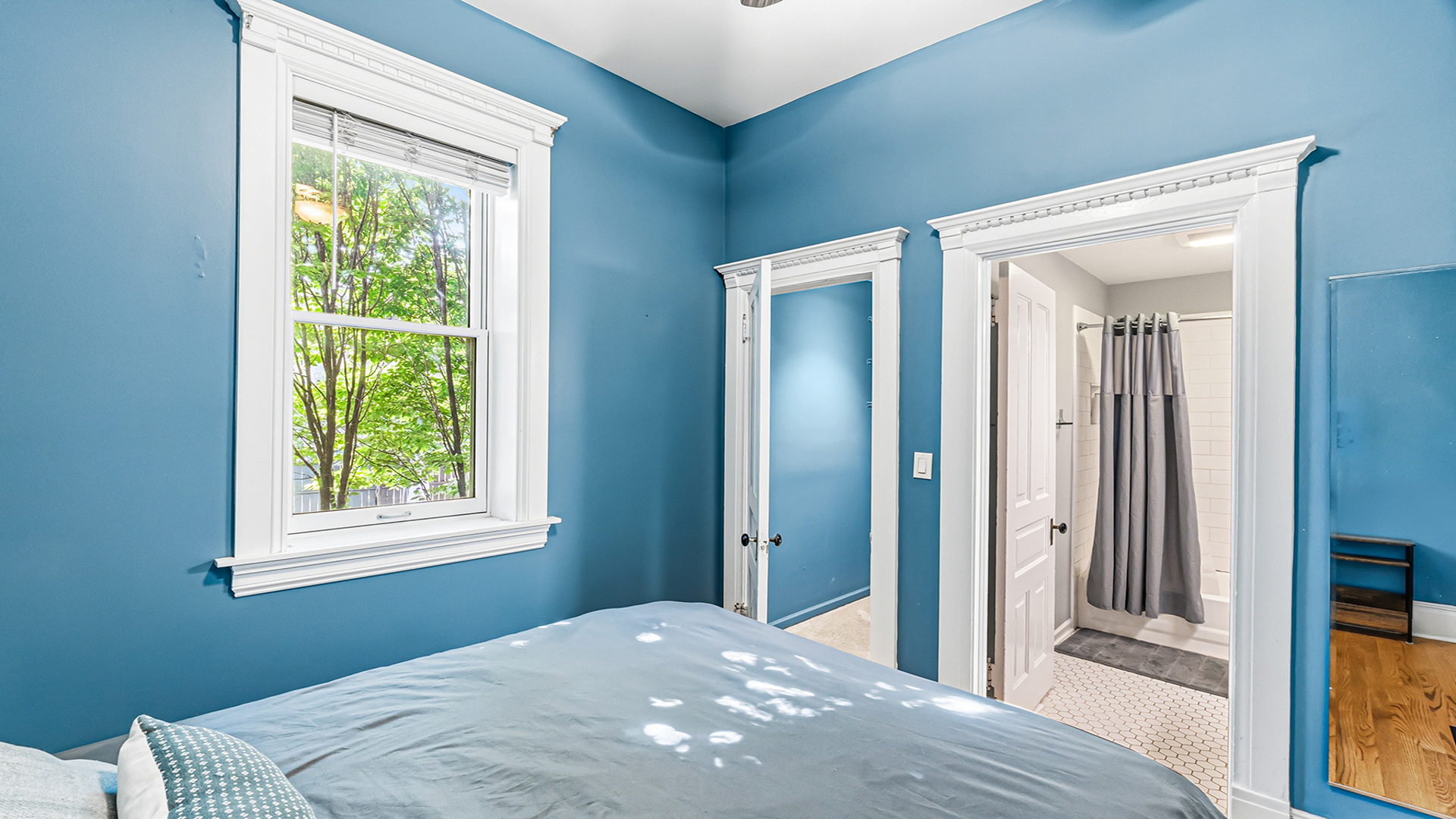 1049 W Wellington Avenue Unit: 1B